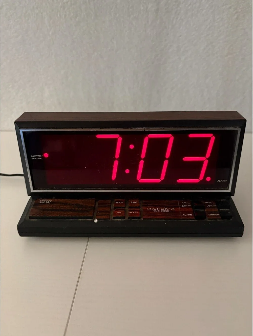 Micronta Radio Shack Vintage LED Alarm Clock Wood Grain Cat No 63-765A Tested